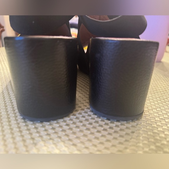 Gentle Souls  by Kenneth Cole Gianna Black Wedge Sandal with ankle strap size 10 - Picture 6 of 10